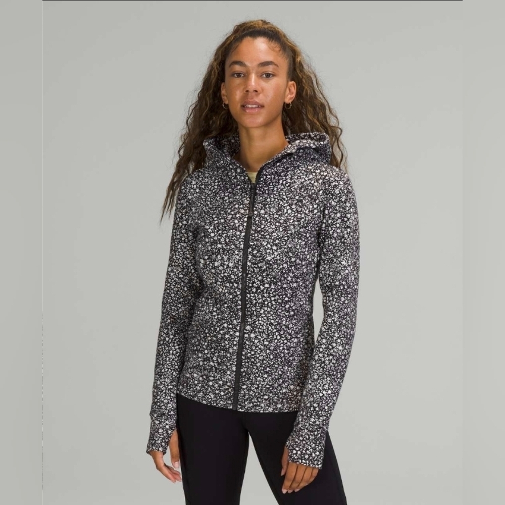 Lululemon Scuba Hoodie Venture Floral Alpine White Black - Size 4